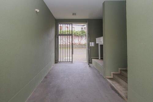 Zugang Hinterhof Eingang - 