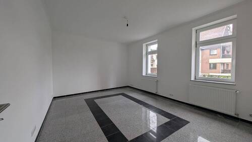 PXL_20260513_104326269 - Bonn-Muffendorf - renovierte 2 Zimmer Wohnung im EG