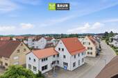 Luftaufnahme - 8 Zimmer Mehrfamilienhaus, Wohnhaus zum Kaufen in Waldburg