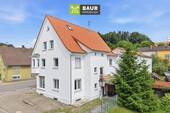 Luftaufnahme - 8 Zimmer Mehrfamilienhaus, Wohnhaus in Waldburg
