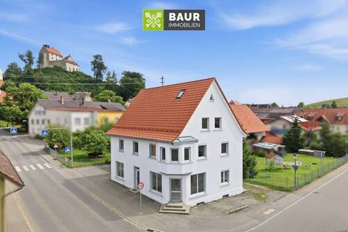Luftaufnahme - Mehrfamilienhaus, Wohnhaus mit 221,00 m&sup2; in Waldburg zum Kaufen
