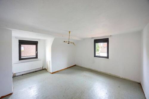 Schlafzimmer DG - Einfamilienhaus mit 215,20 m² in Affalterbach zum Kaufen