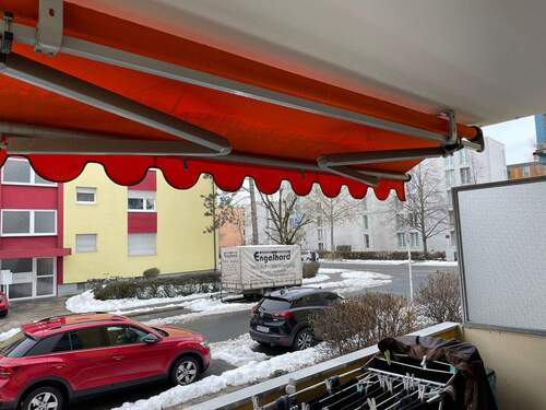 Balkon überdacht mit zusätzlicher Pergola - 
