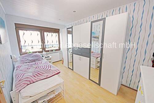 Schlafzimmer 1 im EG - 
