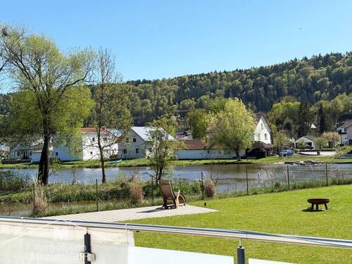 Ausblick Terrasse - Einmalige Traumlage direkt an der Altmühl: 3-Zimmer-Erdgeschoss-Whg. mit EBK und Garage