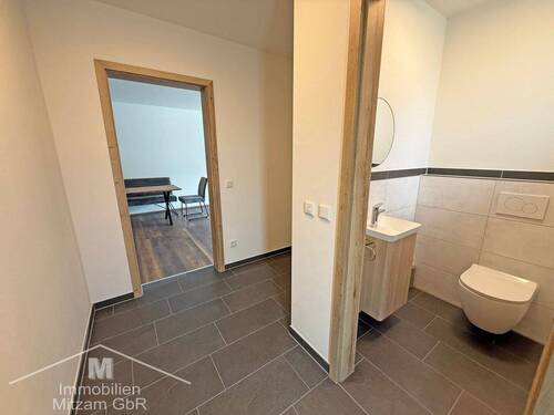 Gäste-WC u. Garderobe - Etagenwohnung mit 111,30 m&sup2; in Beilngries zum Kaufen