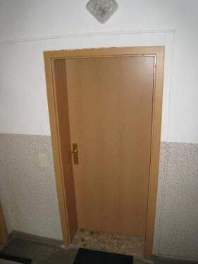 Wohnungseingang - 2 Zimmer Etagenwohnung zur Miete in Weißenfels