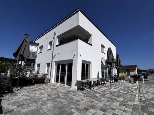Ansicht mit Terrasse - Gewerbeobjekt (Büro, Produktion, Verkauf) zur Miete in Deißlingen-Lauffen