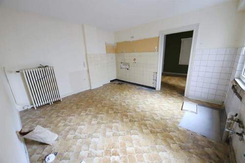 Küche 1. OG - Mehrfamilienhaus, Wohnhaus in Lage