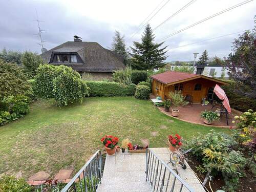 Garten mit Gartenhaus - 