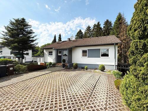 Hausansicht - 5 Zimmer Einfamilienhaus in Deilingen