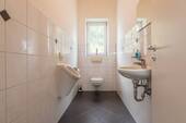 Toilette - Gewerbeobjekt (Büro, Produktion, Verkauf) in Salzweg zur Miete