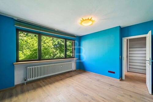 Großzügiges Schlafzimmer - 
