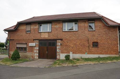 Zugang Werkstatt - 1 Zimmer Mehrfamilienhaus, Wohnhaus in Wohlsborn