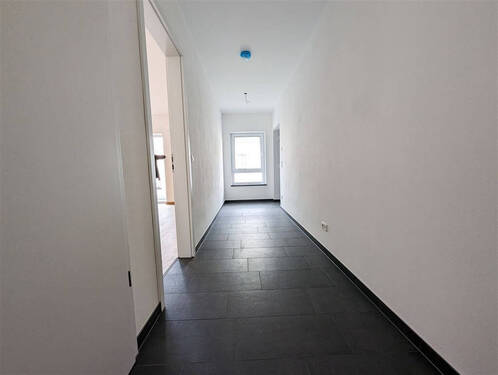 Heller und breiter Flur - 2 Zimmer Etagenwohnung zum Kaufen in Deggendorf