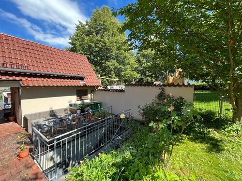 Terrassenbereich mit großer Markise.jpg - 