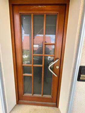 hochwertige Eingangstüre.jpg - 