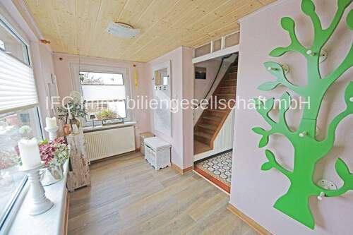 Hauseingang / Veranda im EG - Einfamilienhaus mit 222,00 m&sup2; in Coswig (Anhalt) zum Kaufen