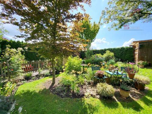 toll angelegter Garten - 