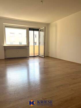 Wohnzimmer - 3 Zimmer Etagenwohnung in Fürstenfeldbruck