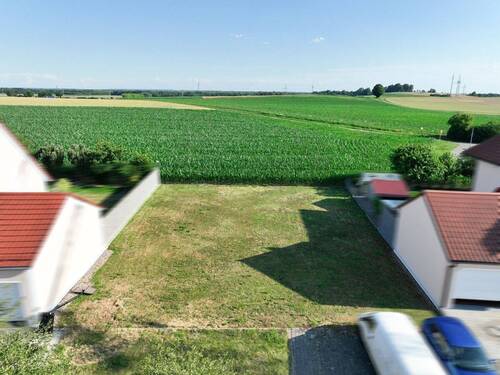 Bild 1 - Traumgrundstück in begehrter Lage am Ortsrand mit unverbauten Ausblick
