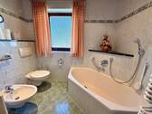 Erdgeschoss: Badezimmer - 