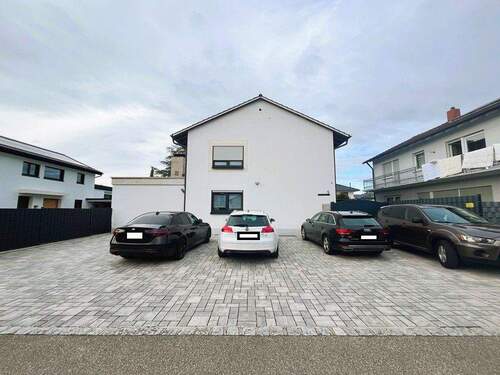 Aussen Stellplätze 1.jpg - 