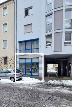 Bild 1 - Laden-Praxisfläche in guter Sichtlage