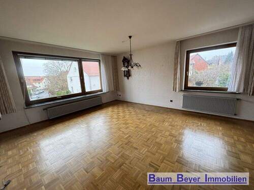 Wohnzimmer im Erdgeschoss - 1 Zimmer Mehrfamilienhaus, Wohnhaus in Göttingen