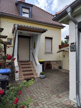 Hauseingang - 4 Zimmer Reihenendhaus zum Kaufen in Naumburg (Saale)