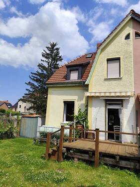 Gartenansicht mit Terrasse - Reihenendhaus mit 67,00 m² in Naumburg (Saale) zum Kaufen