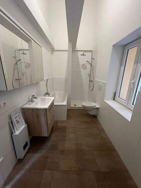 Einblick modernes Bad - 