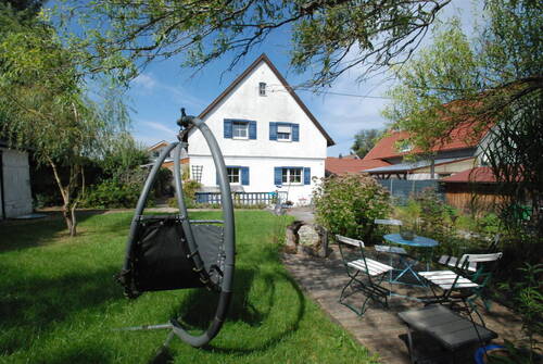 Bild 1 - Charmantes Stadthaus mit Schwimmteich und traumhaftem Garten