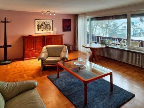 Wohnzimmer - 5 Zimmer Etagenwohnung in Heidenheim