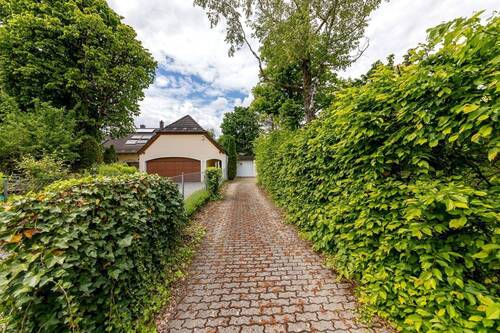 Einfahrt - Grundstück in München zum Kaufen