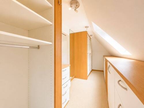 begehb. Kleiderschrank Zi. 9 - 