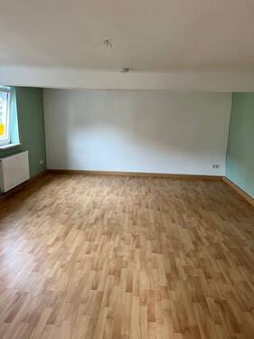 Zimmer II, OG.jpg - Mehrfamilienhaus, Wohnhaus mit 150,00 m² in Bad Kissingen zur Miete