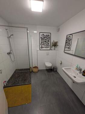 Gästebad - Reihenmittelhaus mit 174,00 m&sup2; in Leverkusen zum Kaufen