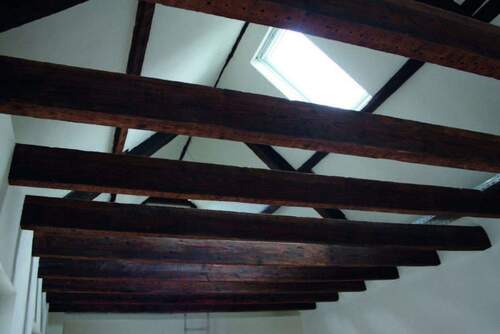 Giebel mit Dachfenstern - 