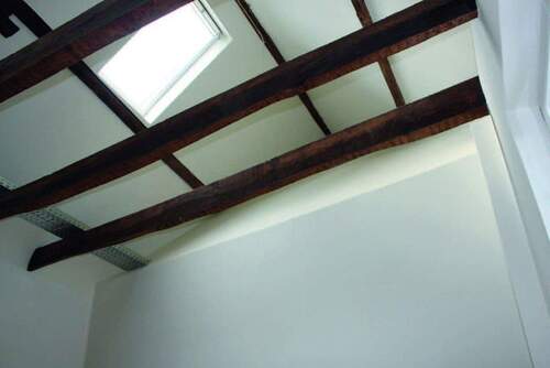 Giebel mit Dachfenstern - 