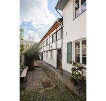 Wohnen im Denkmal-Ensemble im idyllischen Krefeld-Hüls mit Gartennutzung und Stellplatz