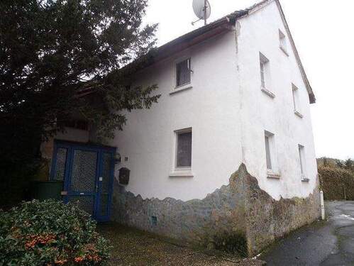 Hauseingang - 4 Zimmer Einfamilienhaus in Eiterfeld