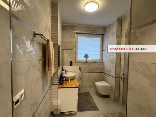 4 - 2 Zimmer Etagenwohnung in Berlin