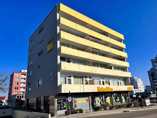 Wohnhaus - Neu renovierte 2-Zimmer Wohnung mit Balkon nahe Forum zu vermieten