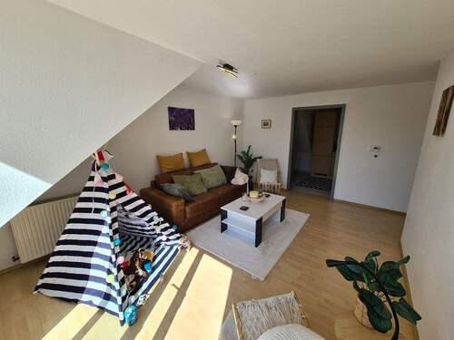 Wohnzimmer-2 - 2 Zimmer Etagenwohnung zum Kaufen in Werra-Suhl-Tal