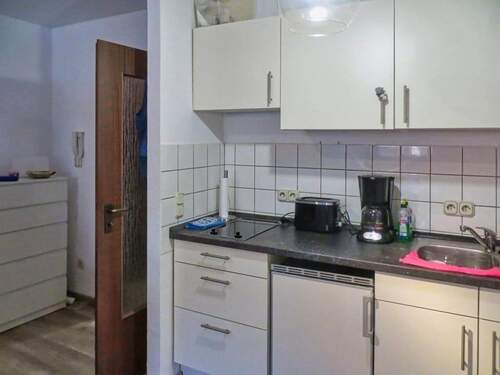 Küche inklusive - Etagenwohnung mit 35,00 m&sup2; in Bovenden zur Miete