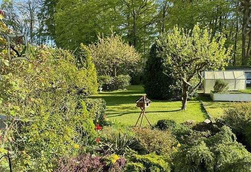 Weitblick über das Grundstück - 