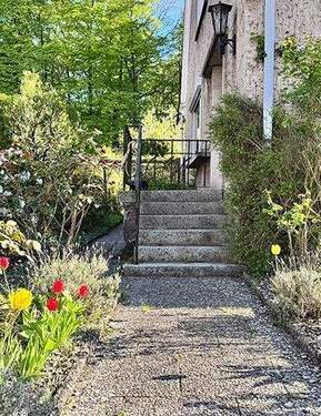 Zugang zum Haus - 5 Zimmer Doppelhaushälfte zum Kaufen in Boizenburg