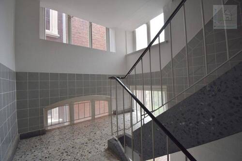 Treppenhaus - 2 Zimmer Etagenwohnung zur Miete in Emden