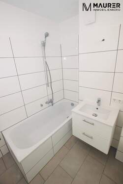 Badezimmer_Ansicht II - 
